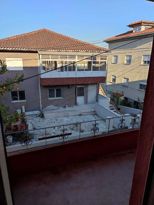 T1 Remodelado com AC, Pátio e Churrasqueira (Água incluída)
