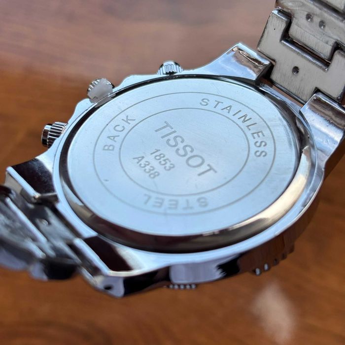 Чоловічий годинник Tissot на браслеті срібного кольору з датою | 43 mm