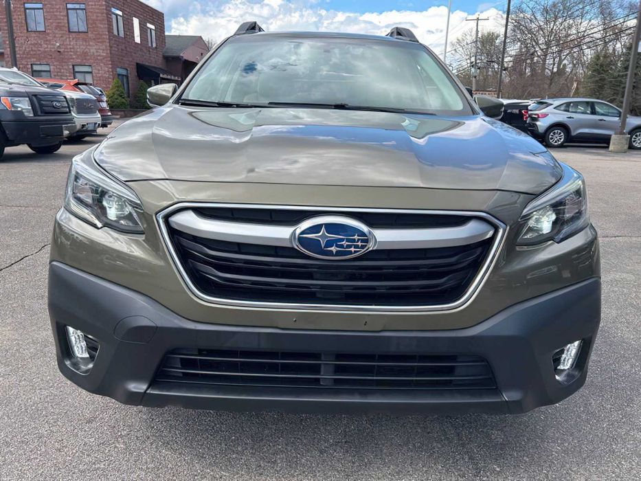 Subaru Outback Premium      2021