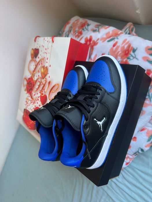 Tenis jordan e chinelo nike
