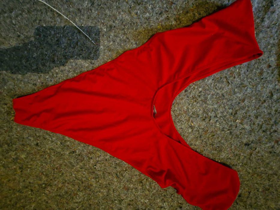 Bikini czerwone malo zaslaniajace