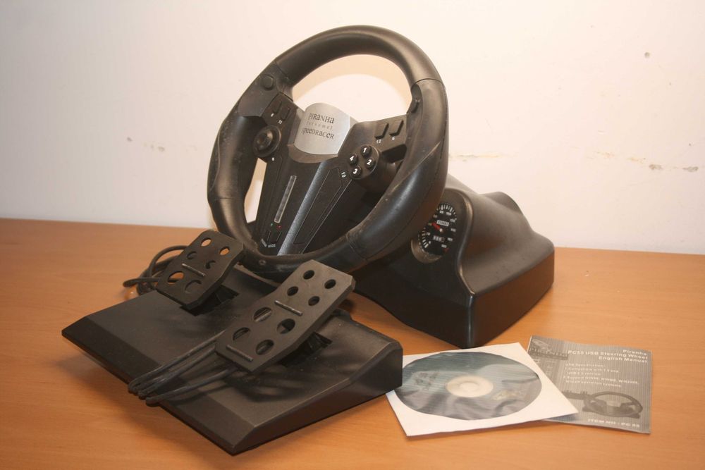 Volante Piranha PC Racingwheel