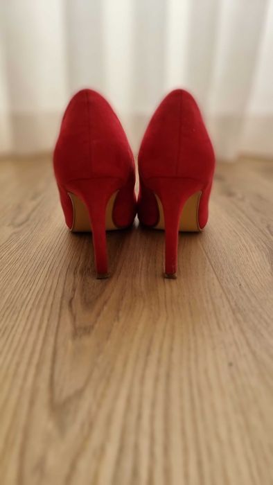 Sapatos em Camurça Vermelho