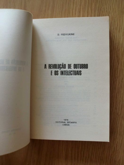 A Revolução de Outubro e os Intelectuais
de N. Fedyukin