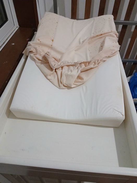 Muda fraldas madeira