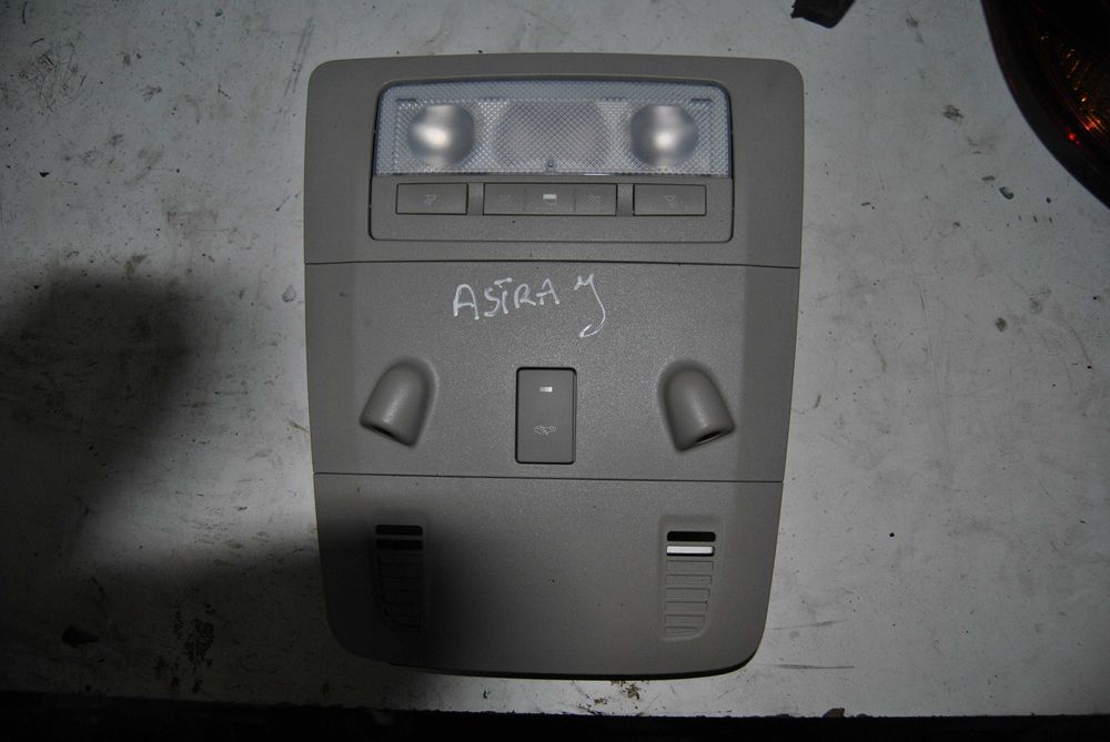 Lampka podsufitki Astra J 2011r