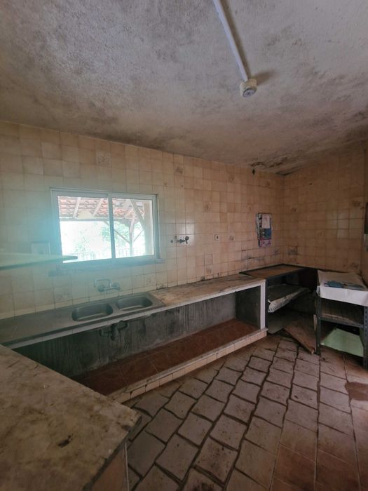 480M contruídos, perfeito para alojamento Local ou 2 apartamentos.