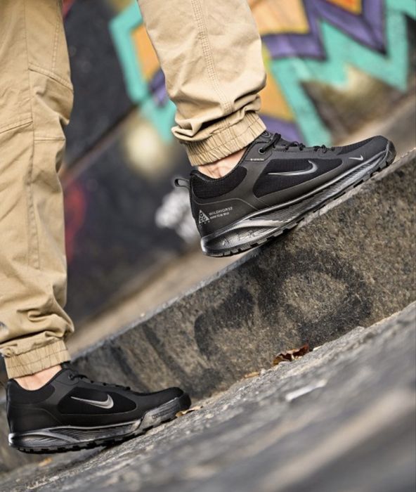 Демісезонні кросівки Nike