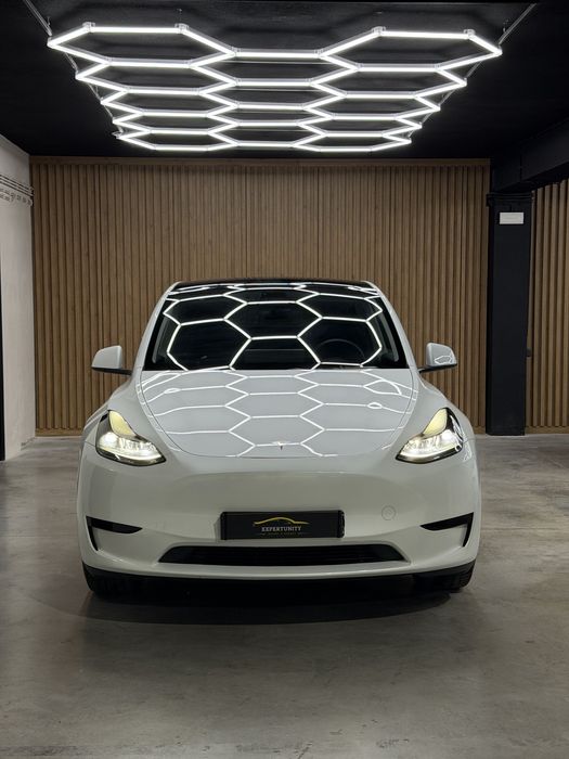 Tesla Model Y SR