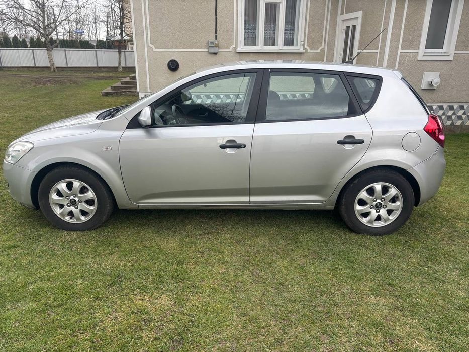 Литі диски KIA Cee'd R15 5×114,3 ET50 + шини Hankook 195/65 R15