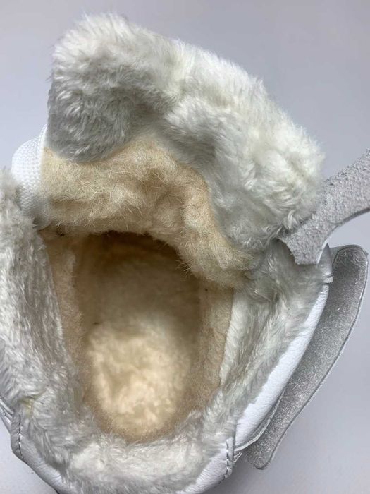 Шкіряні хайтопи черевики жіночі зимові білого чорного кольору хайтопы