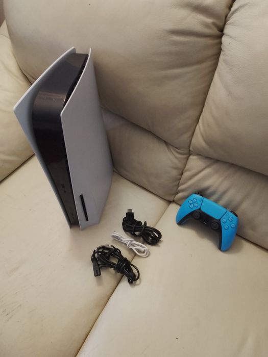 Konsola PS 5 825Gb z napędem Pad Okablowanie Jak Nowa