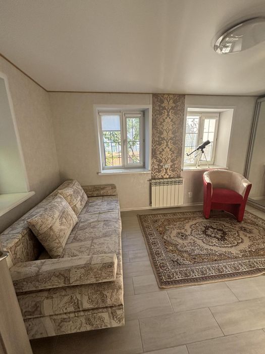 Продаю капітальну  2 поверхову дачу