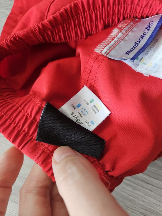 Rozmiar 98 Reebok spodenki szorty czerwone stan bardzo dobry