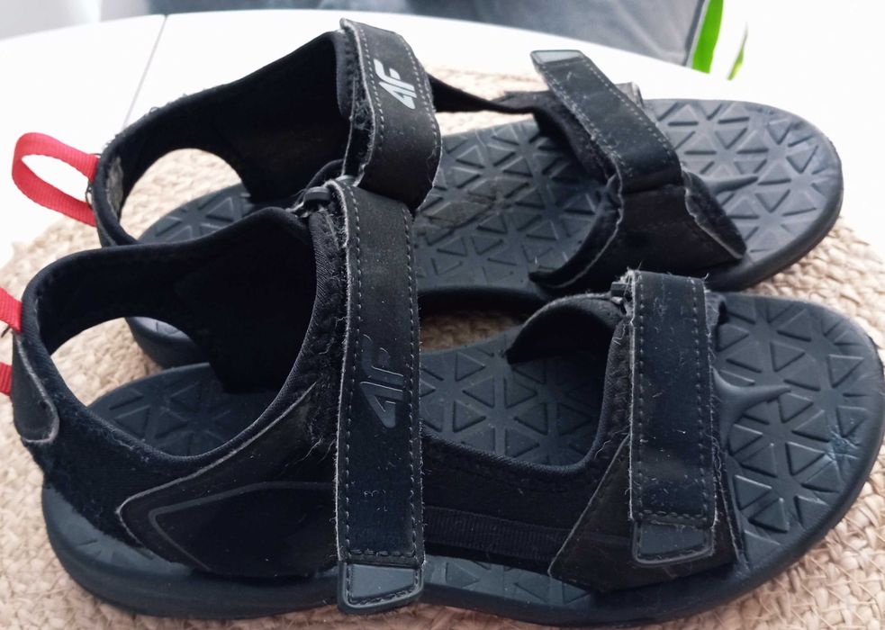 Chłopięce sandały 4F, roz. 38