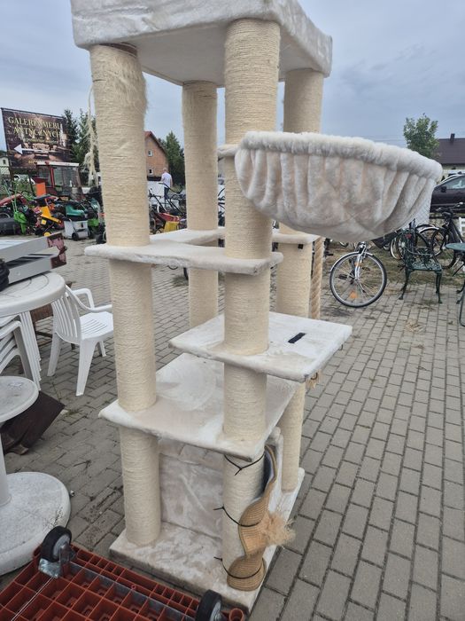 Duży  drapak dla kota
