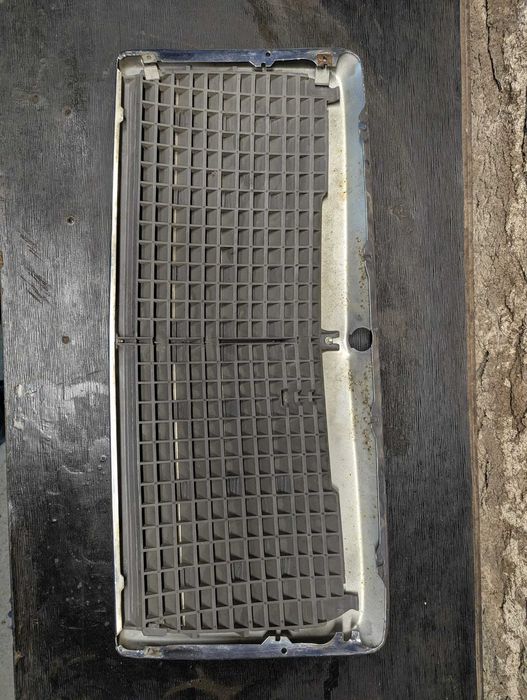 Vendo grelha frontal Mercedes benz 190/190d