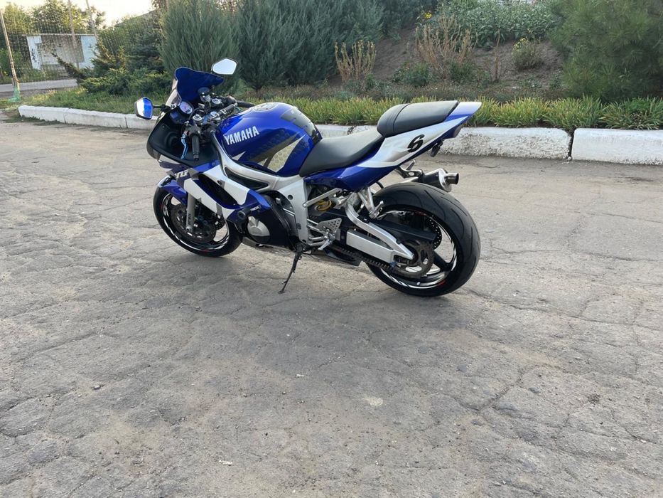 Продам мотоцикл Yamaha R6 с документами!