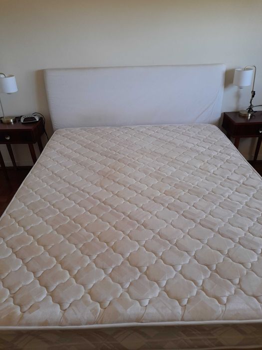 Cama 1 60x1,90 c 4 gavetas laterais.