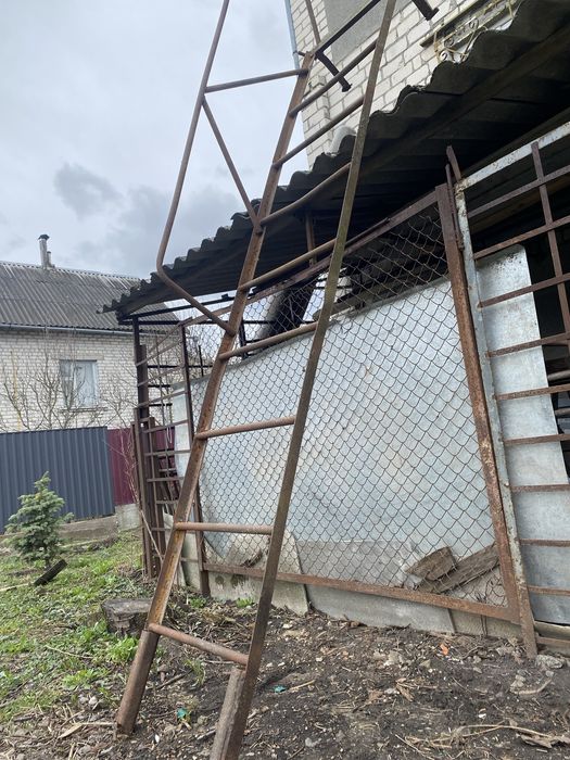 Залізна драбина міцна