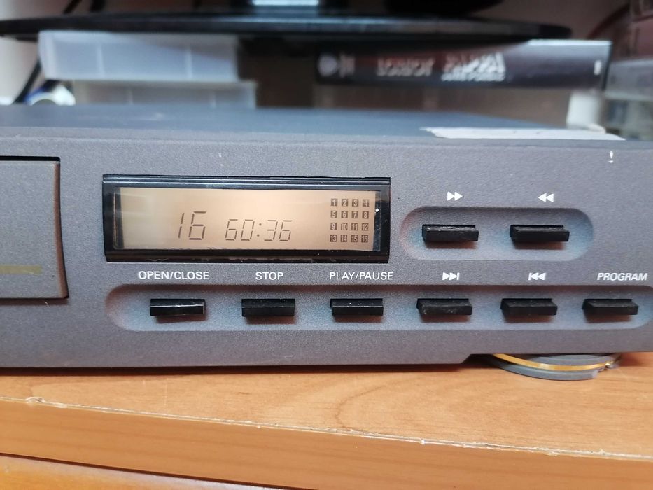 Odtwarzacz CD Universum CD 1035