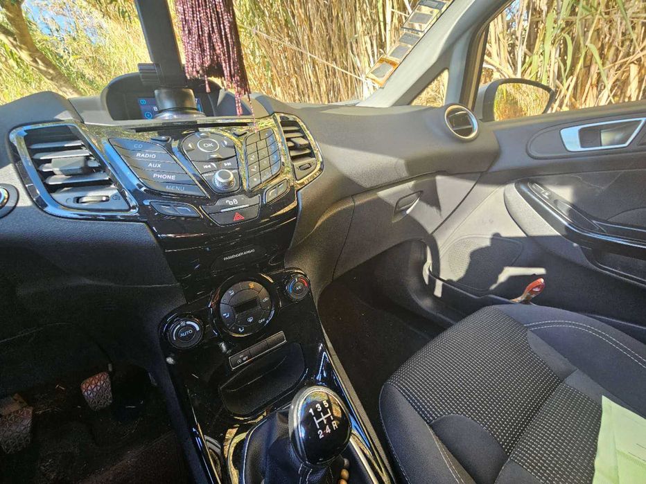 Carro de Ford Fiesta 1.5T manual — photo 3