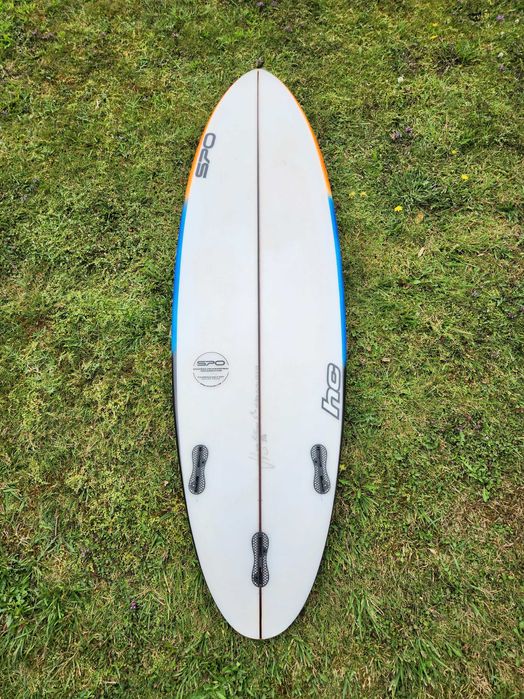 Prancha de Surf SPO 5'8" 22 lts – Pronta a Ir para Água