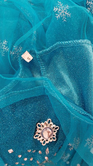 Продам костюм Эльзы с холодного сердца для Аниматоров