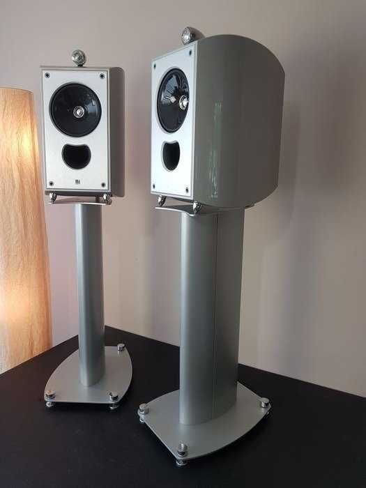 Оригінальні  акустичні стійки Kef XQ stands до  акустики Kef XQ One, XQ 20, XQ 10, Reference 201/2, нові у коробці