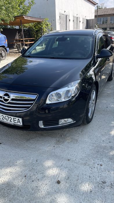 Продам в доброму стані Opel insignil
