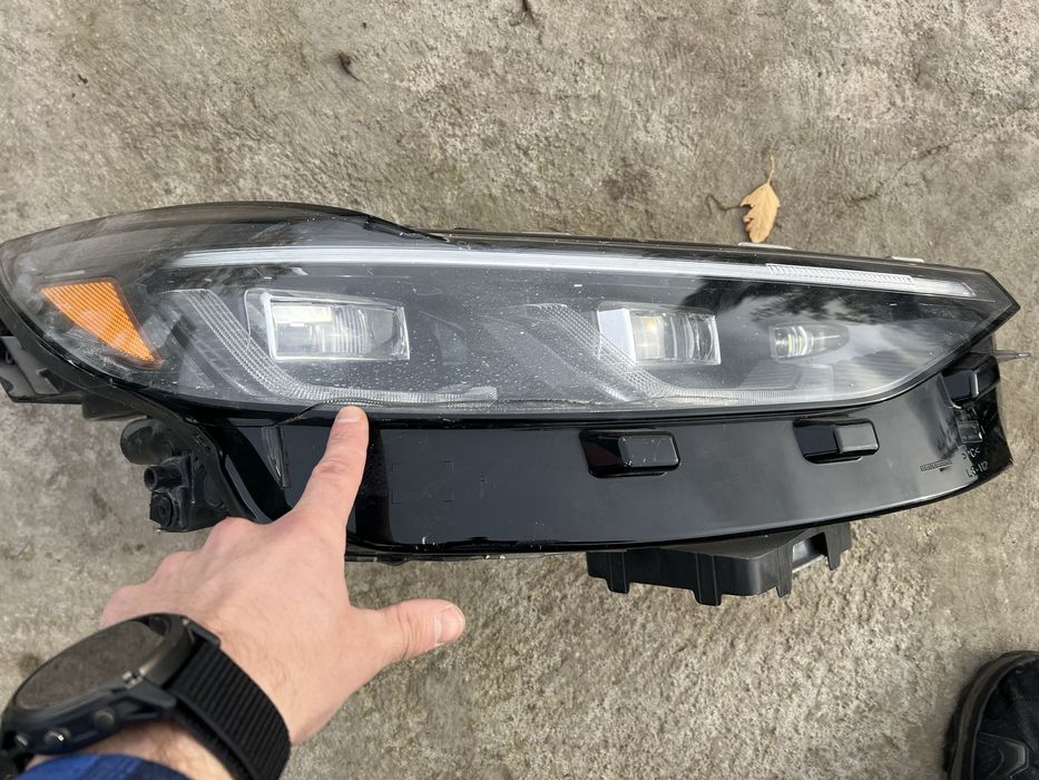 Фара передня права в зборі Ford Escape MK4 23-25 LED