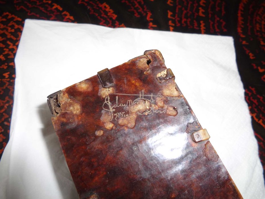 Pequeno Baú em Casco de Tartaruga - Assinada