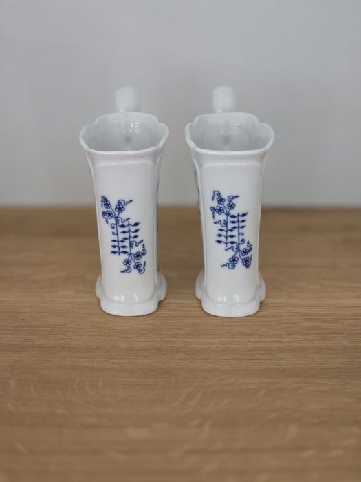 Pijałka porcelanowa kubek na wodę.