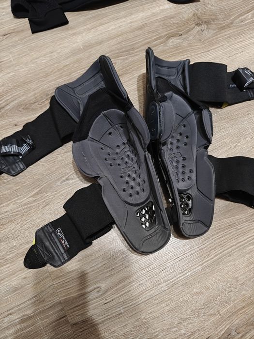 Наколінники Alpinestars SX-1 S-M оригінальні брейси альпінстарс