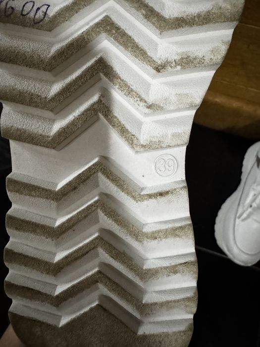 Жіночі шкіряні теплі кросівки