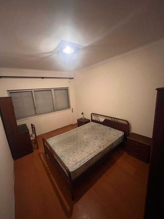 Arrendo Quarto próximo ao metrô da Reboleira, Amadora