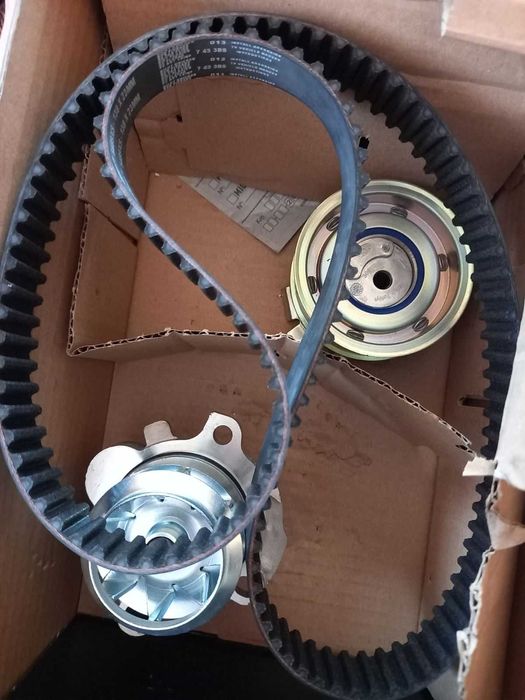 Комплект ременя ГРМ +ПОМПА GATES WATER PUMP номер KP15489XS-2