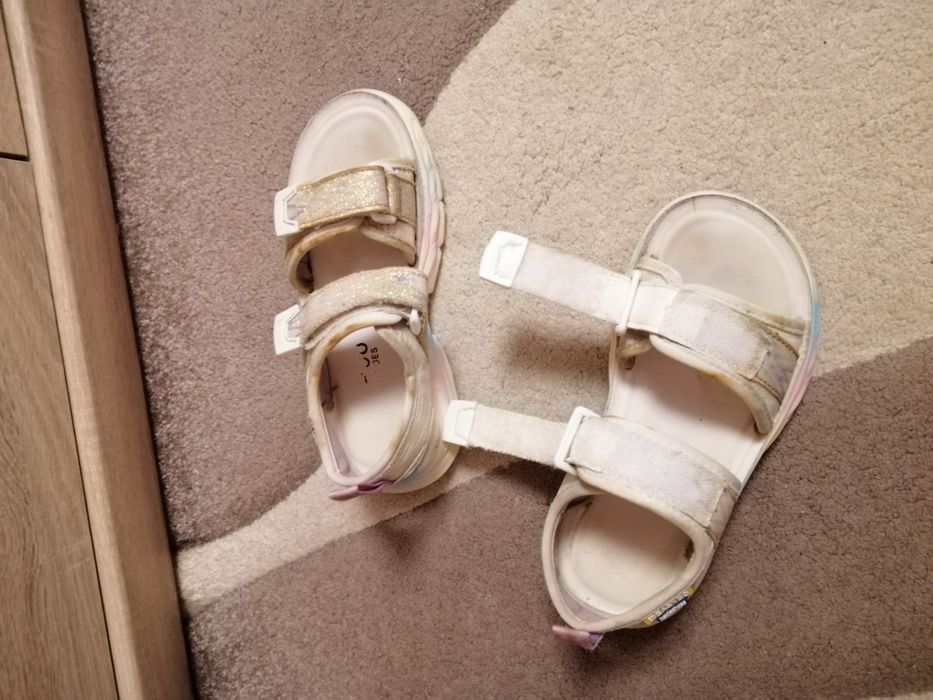 Віддам босоніжки для дівчинки 21см, р.32!