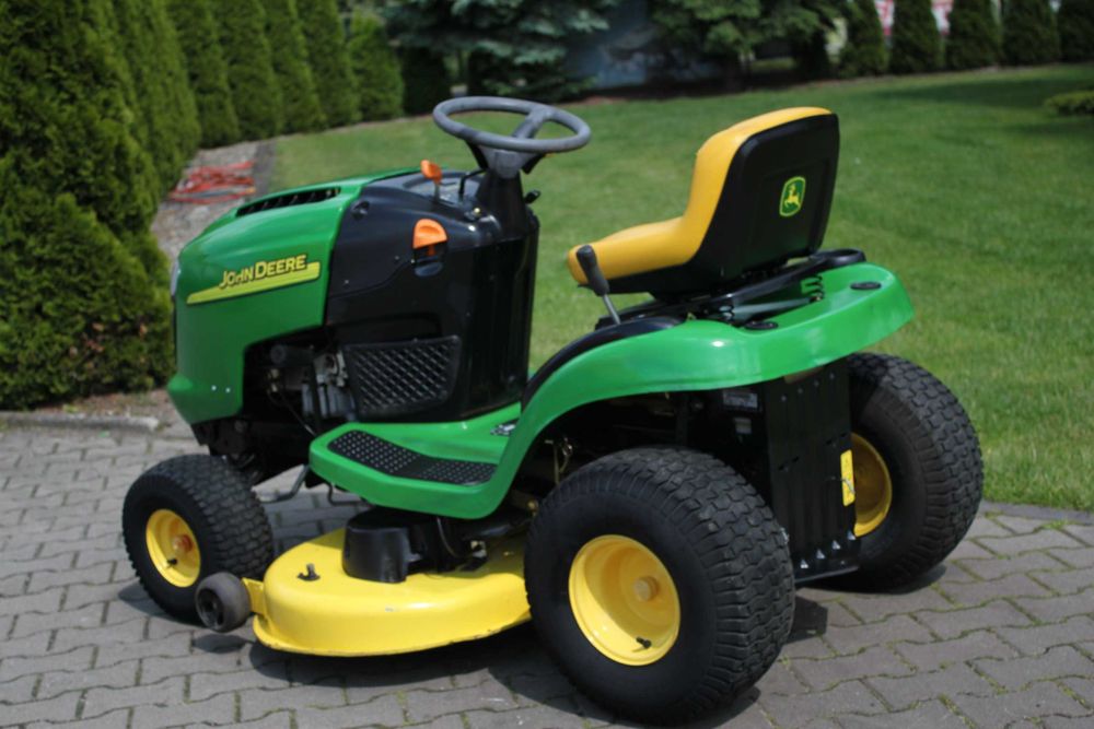 John Deere L 105 L105  Briggs & Stratton TRAKTOREK Kosiarka