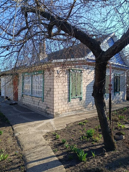 Продам затишний будинок в центрі.  Y.A.