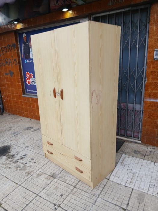 Roupeiro 2 portas e 2 gavetas com espelho