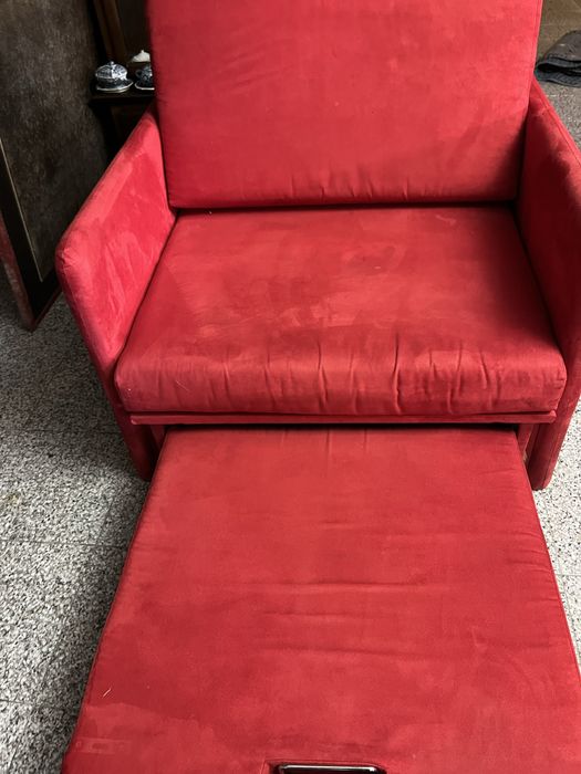 Sofa cambalhota nuns segundos tranforma-se em confortavel camma indivi