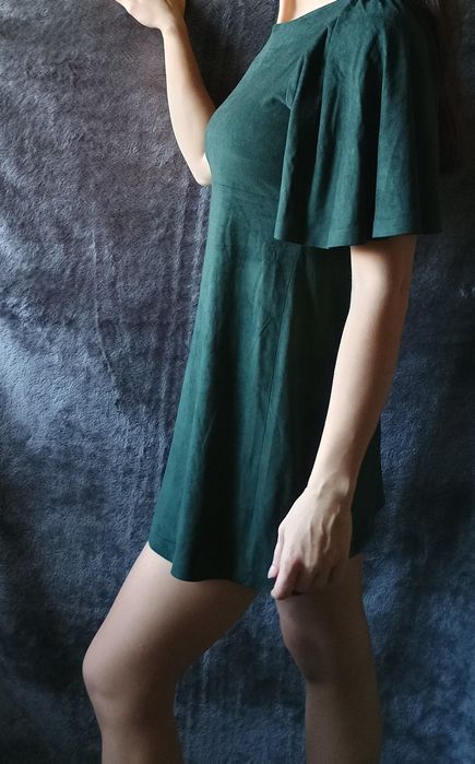 Elegancka krótka sukienka