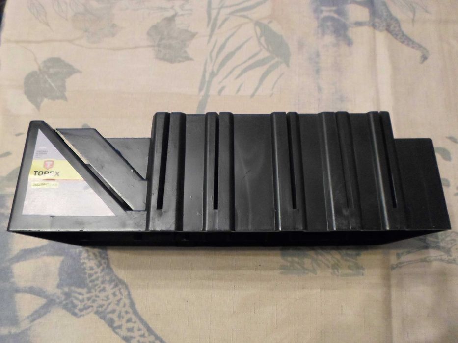 Стусло столярне (пласт) (22,5°, 45°, 90°), 295х80х70мм Topex без пилки