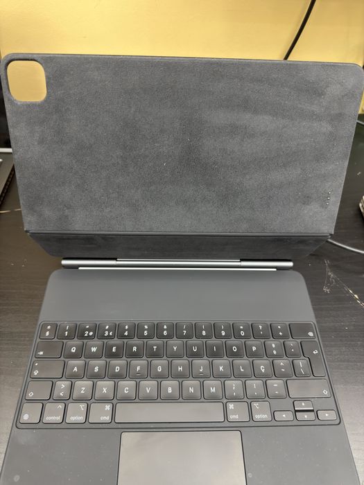 Magic keyboard 11 polegadas