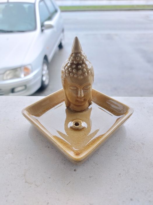 Suporte de Incenso em Cerâmica com Buda