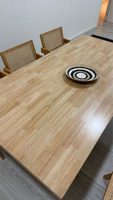 Conjunto Mesa e 6 Cadeiras