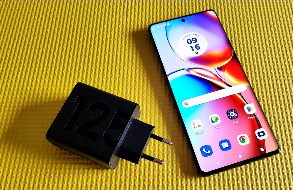 Motorola EDGE 40 Pro 5G  12/256,Dolby Atmos, idealny