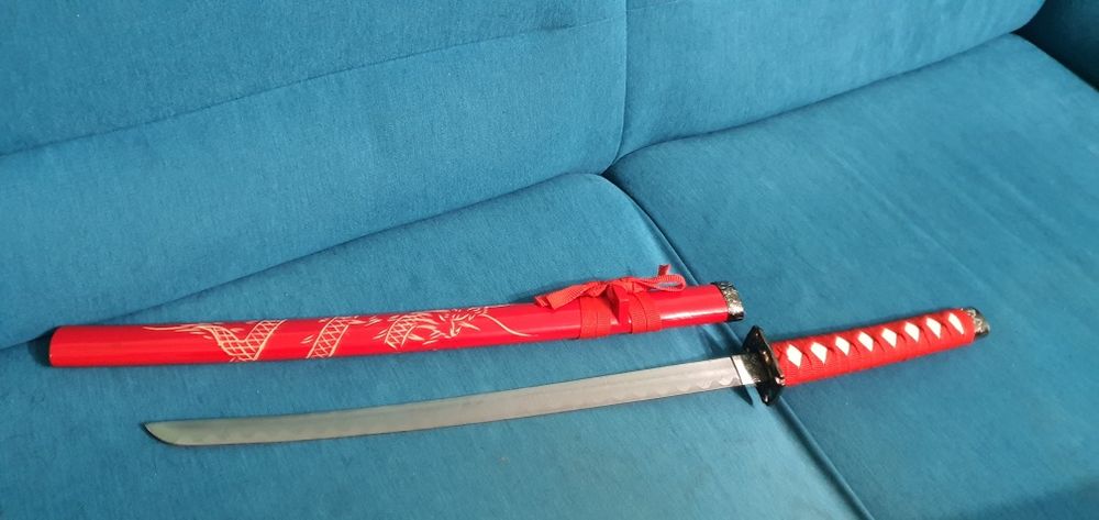 WAKIZASHI czerwony smok 1