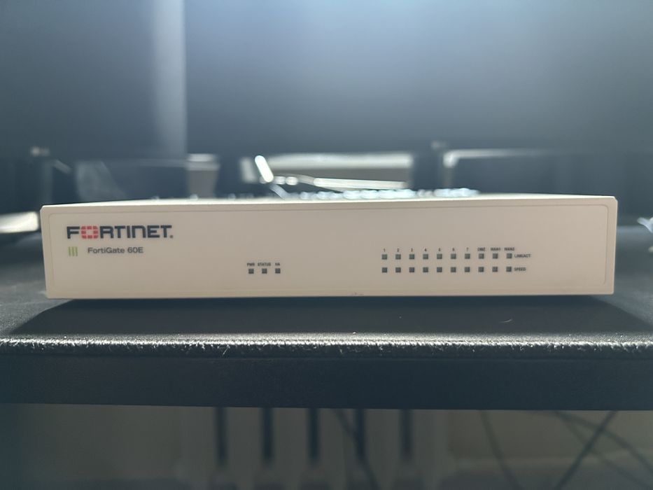 Fortinet FortiGate 60E – firewall / router VPN + zasilacz i kabel